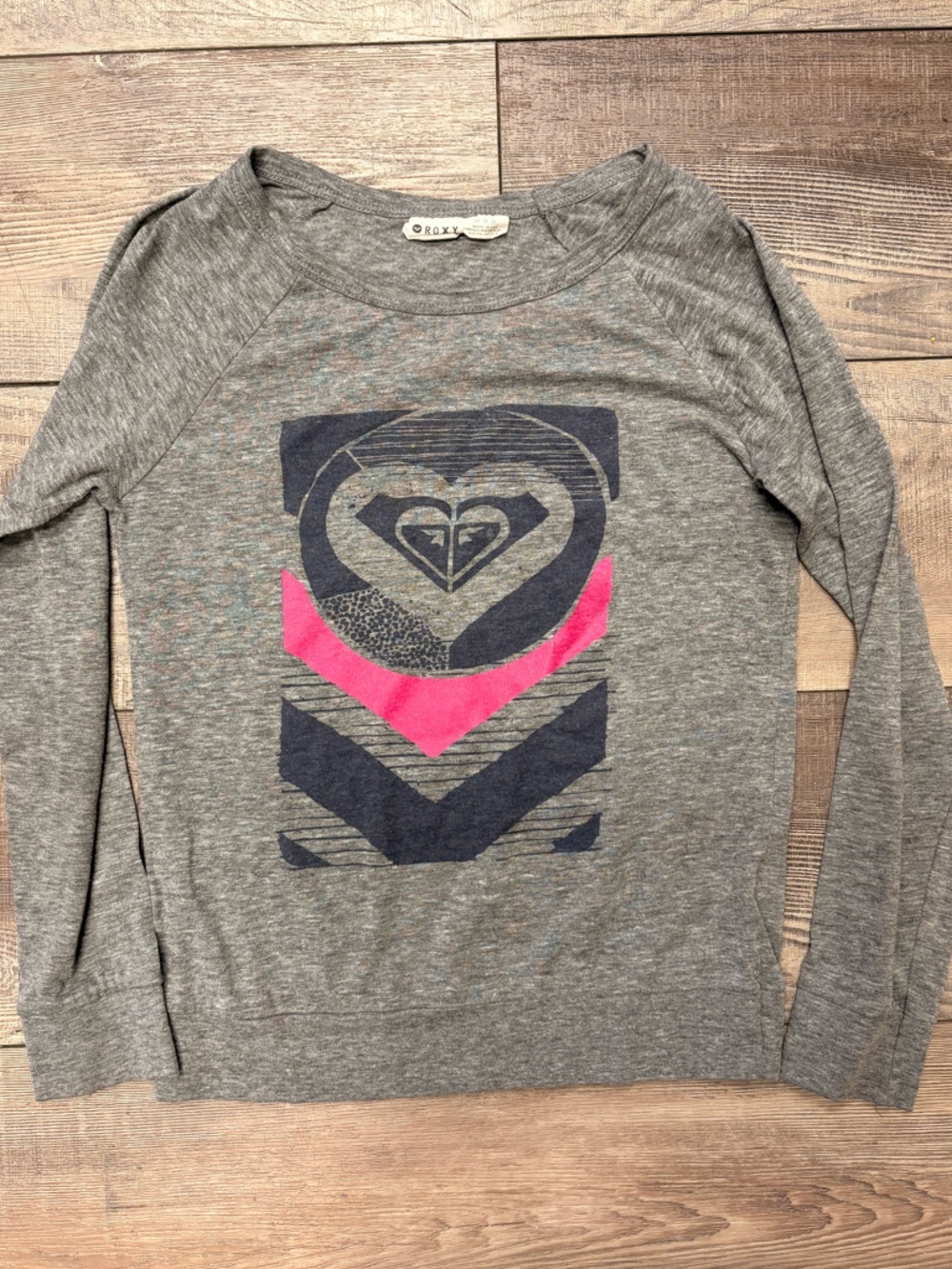 Roxy Kids Gray Long Sleeve Tee with Navy and Pink Graphic youth size MDY